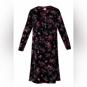 ❄️🦇Aria Black Nightgown with Pink Floral Design